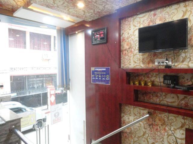 Oyo 9832 ホテル ブルー モント バラナシ エクステリア 写真
